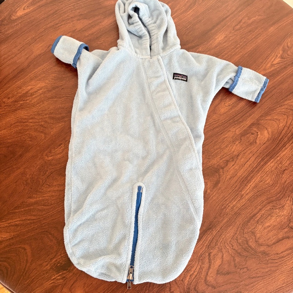 Patagonia Synchilla Fleece Bunting Baby Light Blue size 3M Hooded Coverall